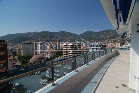 Alanya Saray  Mahallesinde  Satılık  4+1 Dubleks Daire