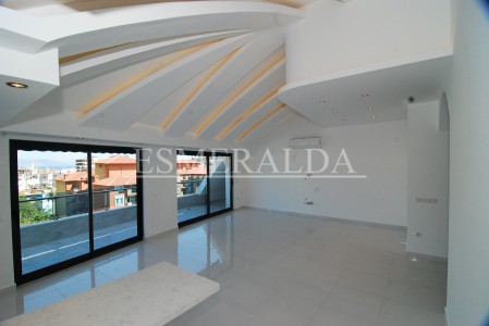 Alanya Saray  Mahallesinde  Satılık  4+1 Dubleks Daire