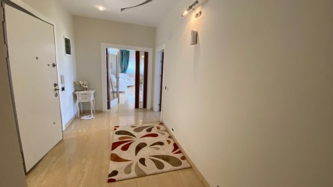 Alanya Tepe Mahallesinde  Havuzlu Satılık  Villa