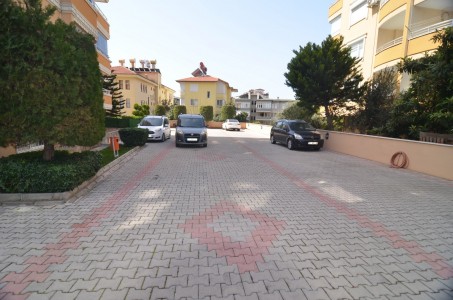 Alanya Kadıpaşa mah Satılık 2+1 Havuzlu Daire