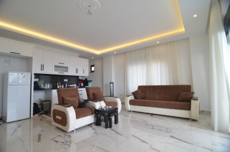 Alanya Tepe Mahallesinde Havuzlu Satılık  3+2  Villa