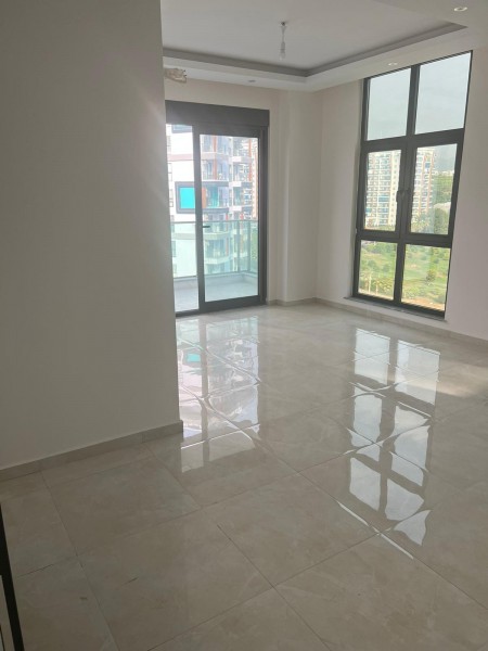 Alanya Mahmutlar'da  Havuz ve Doğa   Manzaralı Satılık 1+1 Daire