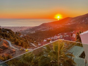 Panoramik Deniz Manzaralı Butik Sitede Lüks Müstakil 4+2 Villa